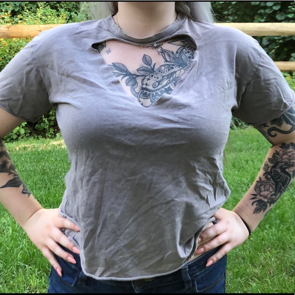 AE Cut-out Top